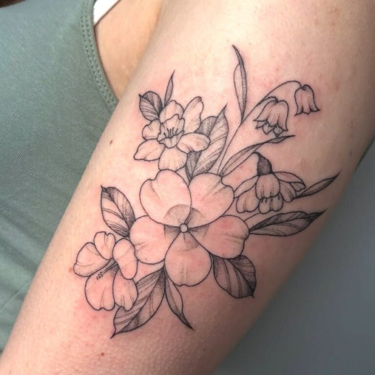 Old Sarum Tattoo floral tattoo portfolio image