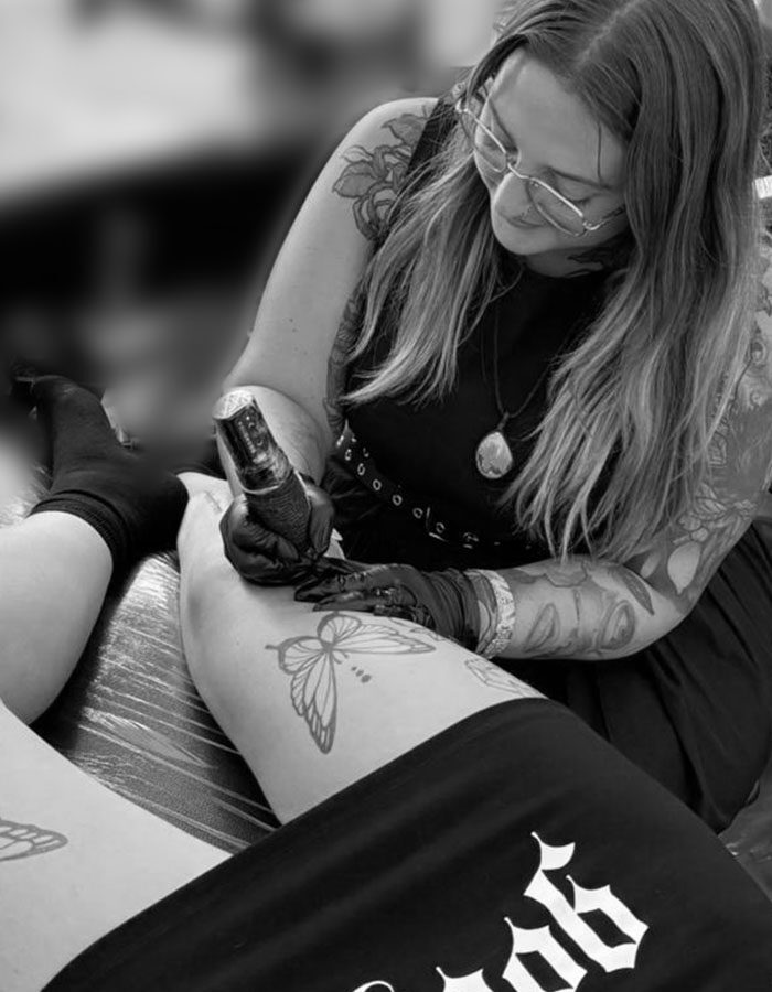 daisy-vincent-TATTOO-ARTIST-HEADSHOT-B&W