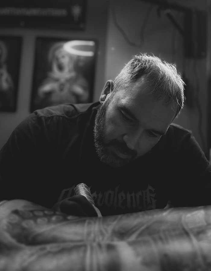 grant-taylor-TATTOO-ARTIST-HEADSHOT-B&W copy